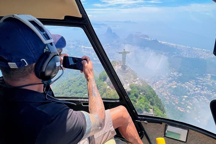 Rio : Helicopter tour at Christ the Redeemer - 30 minutes