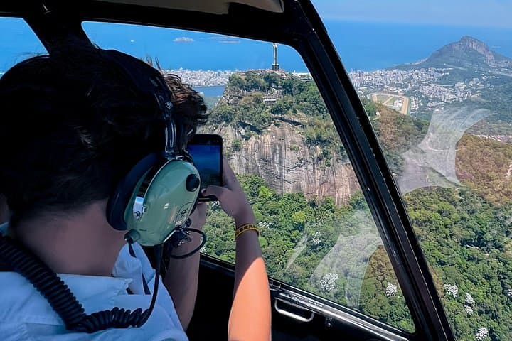 Rio : Helicopter tour at Christ the Redeemer - 30 minutes