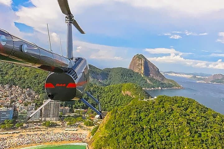 Rio : Helicopter tour at Christ the Redeemer - 30 minutes