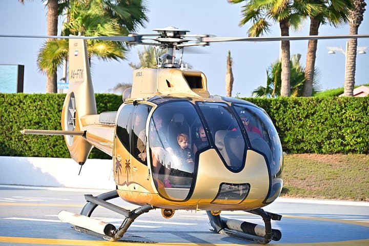 Dubai: Small-Group Helicopter Tour and Speedboat Ride