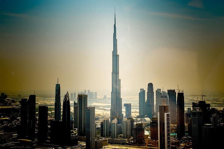 Dubai: Small-Group Helicopter Tour and Speedboat Ride