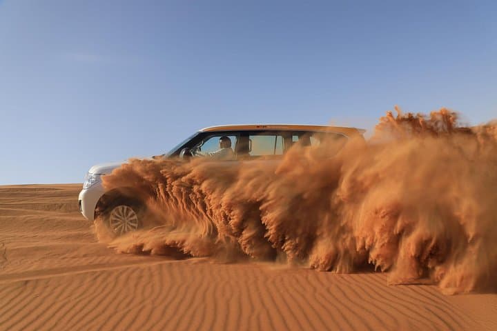 12-Minute Helicopter Tour & Desert Safari in Dubai combo