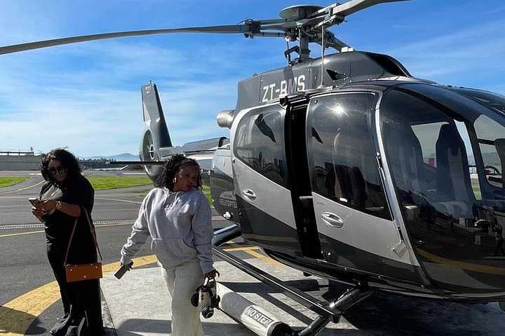 Helicopter Tour: Hotel Pickup & drop-off incl. CAPE TOWN..