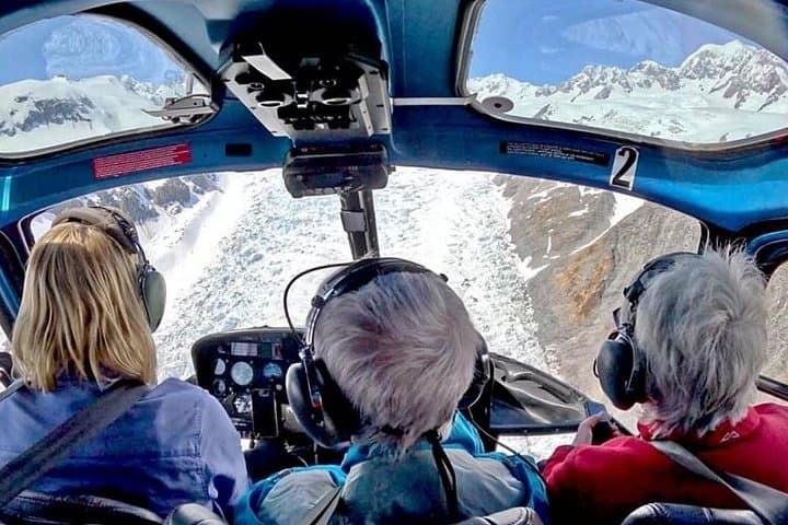 Private Flight: 4 Glaciers with 2 Snow Landings - 60mins