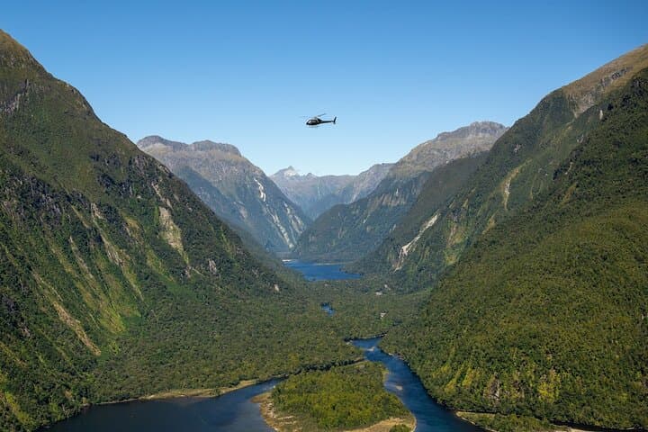 Milford Sound Earnslaw Burn Helicopter Tour from Queenstown