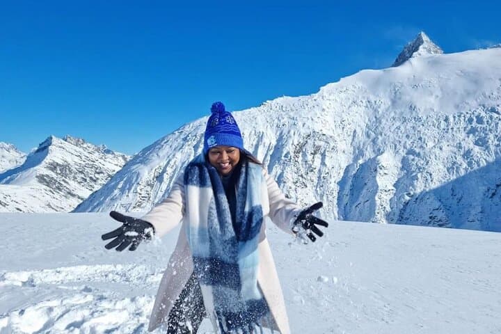 Experience landing on a glacier covered in snow!