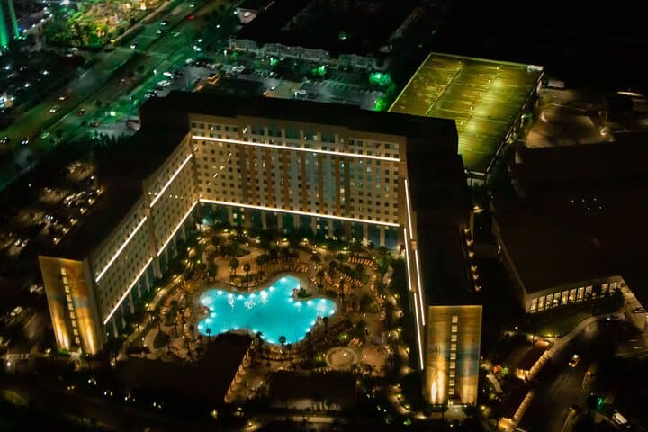 After-hours 23 Miles Private Helicopter Tour over Orlando Eye