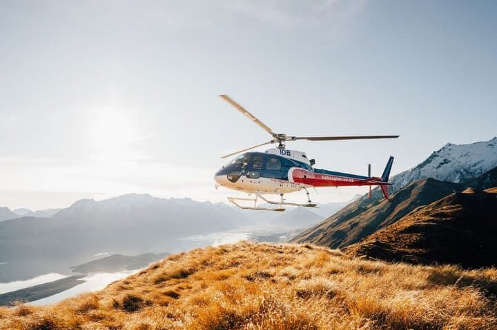 Milford Sound Discoverer 2 Hour Scenic Helicopter Experience