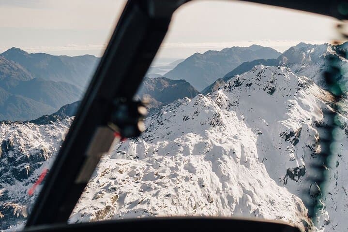 Milford Sound Discoverer 2 Hour Scenic Helicopter Experience