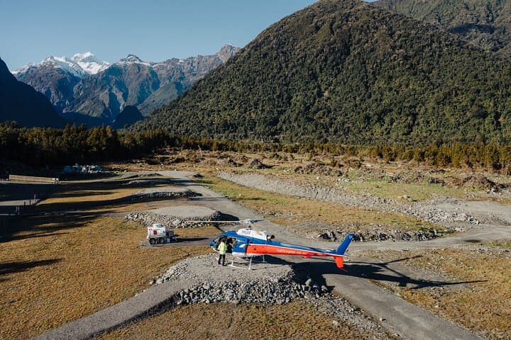 Fox Glacier: Twin Glacier Helicopter Flight with Snow Landing