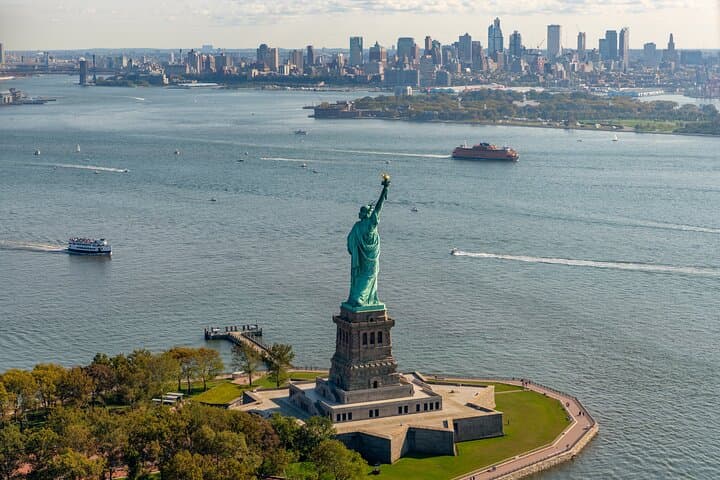 NY Helicopter Tour: Manhattan Highlights