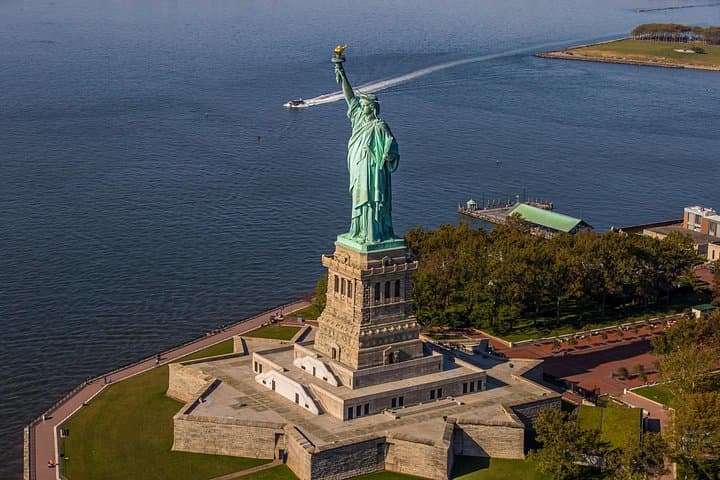 NY Helicopter Tour: Manhattan & Brooklyn
