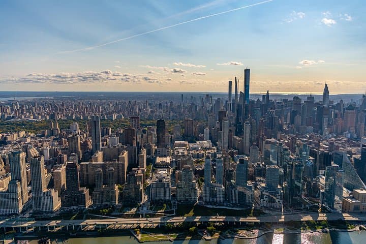 NY Helicopter Tour: Ultimate NYC Sightseeing