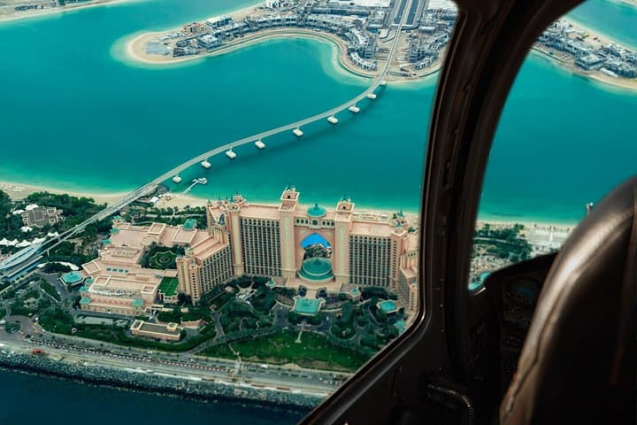 Dubai Iconic Tour by Helicopter