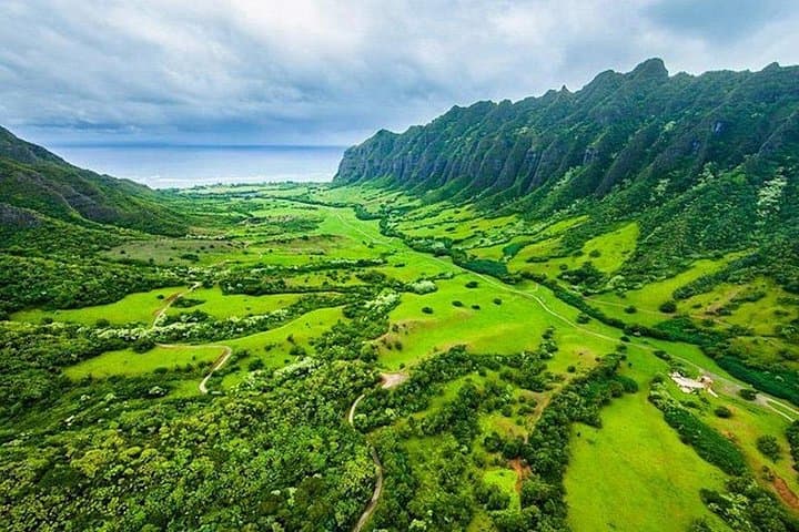 Last Minute Single Passenger Helicopter Tour of Oahu Door Off/On