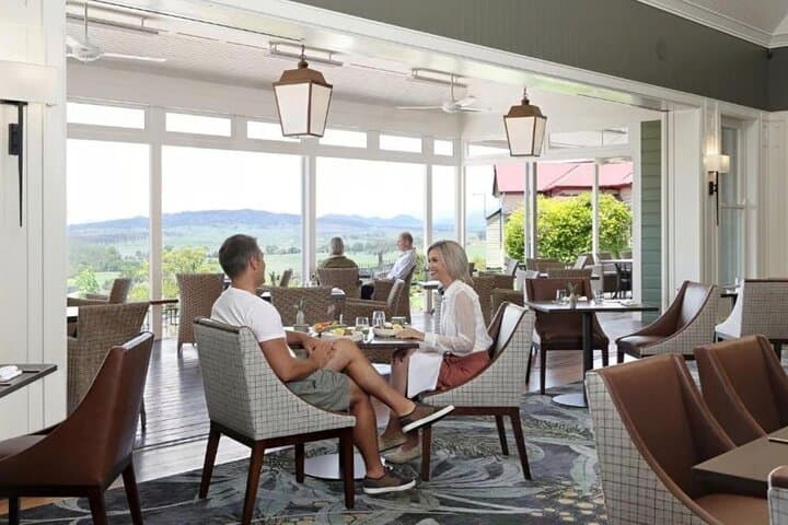 Private Helicopter Charter to Luxury Retreat