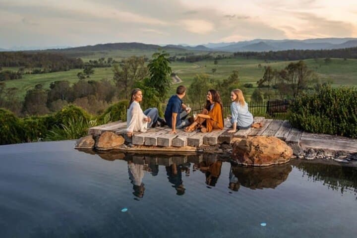 Private Helicopter Charter to Luxury Retreat