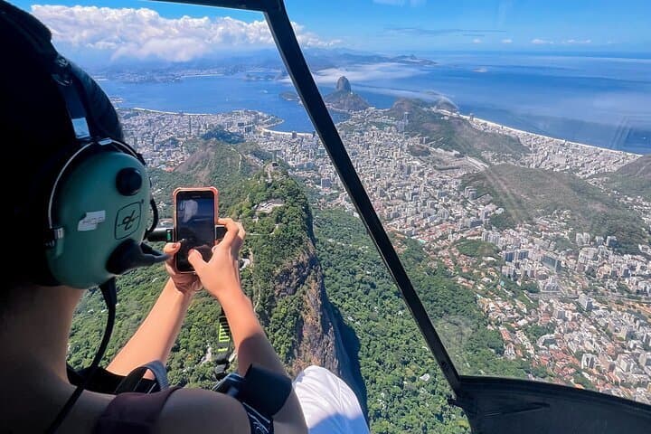 Rio de Janeiro: Helicopter Tour Without Doors at Christ the Redeemer