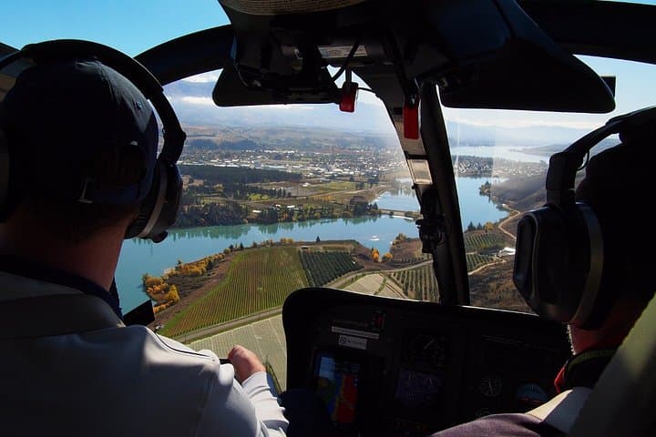 Queenstown Private Helicopter & Wine Tour + À la carte lunch