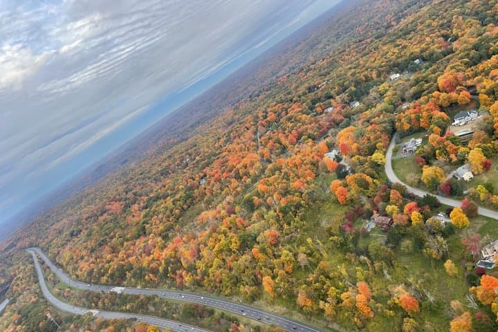 Private Hudson Valley Fall Foliage Helicopter Charter from Manhattan