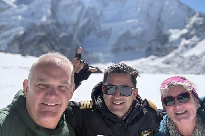 Everest base camp helicopter tour with Guarenteed Landing