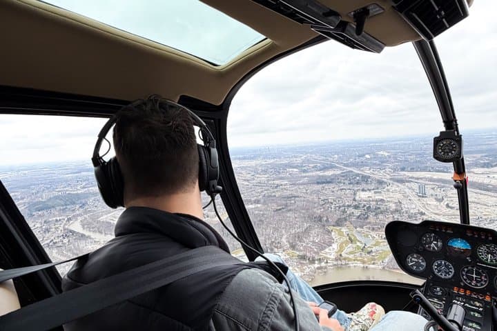 Toronto 30-Minute Private Helicopter Tour