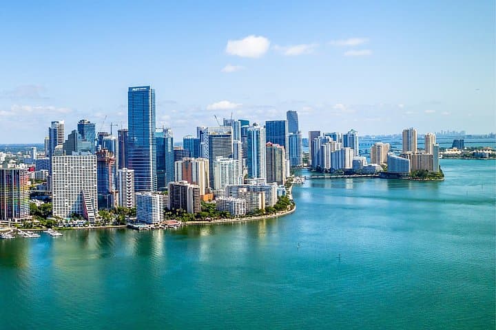 Romantic Miami Helicopter Tour with Champagne