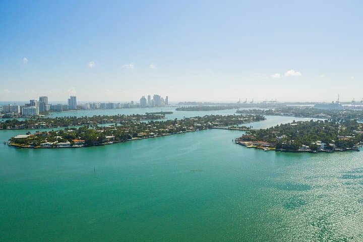 Romantic Miami Helicopter Tour with Champagne