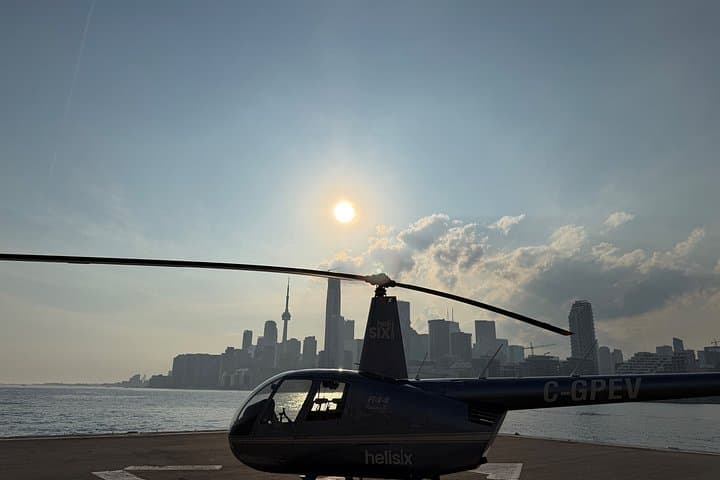 Toronto 30-Minute Private Helicopter Tour