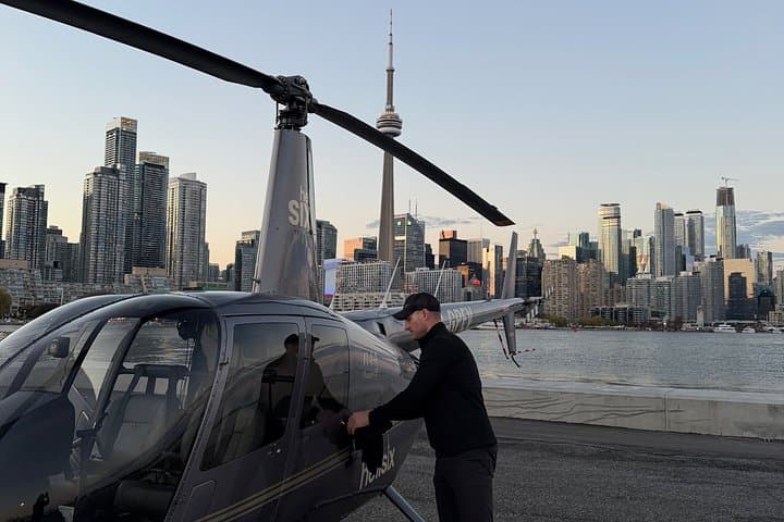 Toronto 30-Minute Private Helicopter Tour