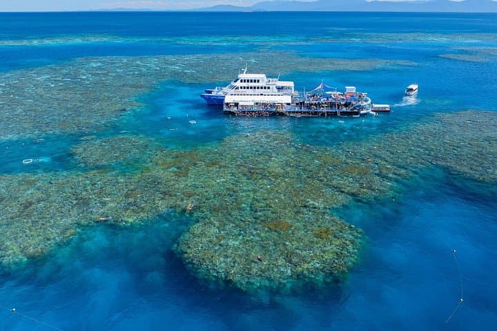 Great Barrier Reef Pontoon and Helicopter