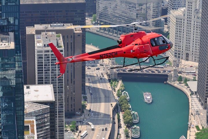 Chicago Helicopter Tour: City to Shoreline