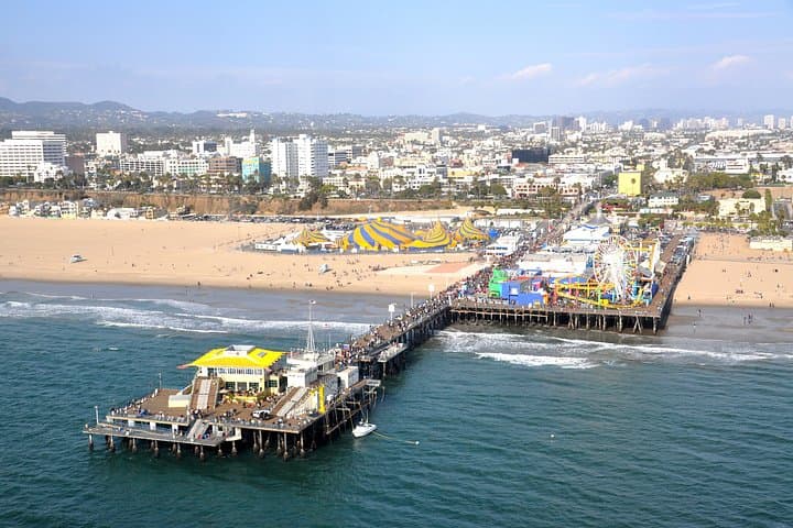 Hyper Helicopter Tour in Los Angeles Taking Off from Beach City60
