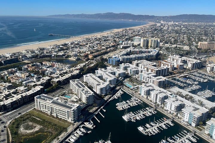 Hyper Helicopter Tour in Los Angeles Taking Off from Beach City60