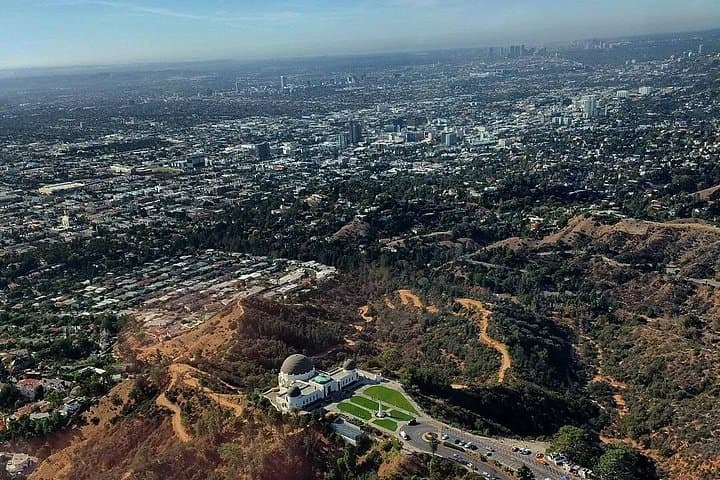 Helicopter Over Hollywood & Downtown LA–Discovery Heli Experience