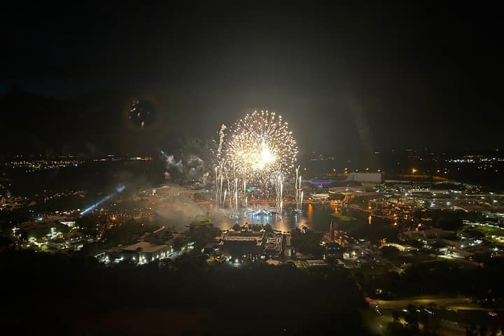 Private Helicopter 77 Miles Fireworks Tour over all Theme Parks