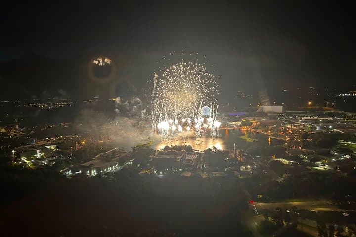 Private Helicopter 77 Miles Fireworks Tour over all Theme Parks
