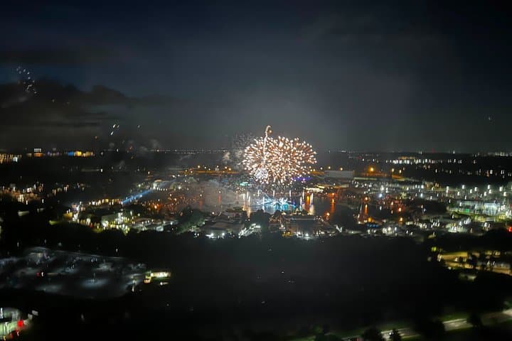 Private Helicopter 77 Miles Fireworks Tour over all Theme Parks