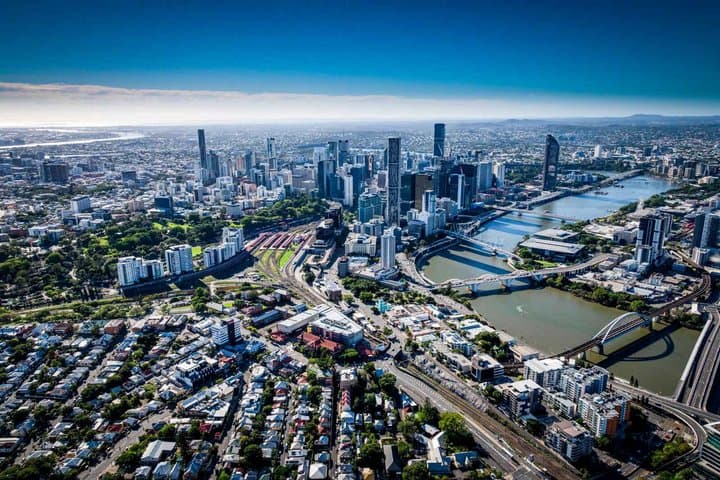 Brisbane And Gold Coast Helicopter Pub Crawl 3 Stops