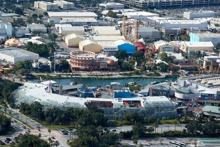 Private Helicopter 77 Miles Fireworks Tour over all Theme Parks