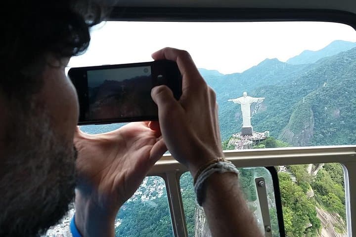 Helicopter Flight - Wonderful City - RJ (Private Flight - 4 people)