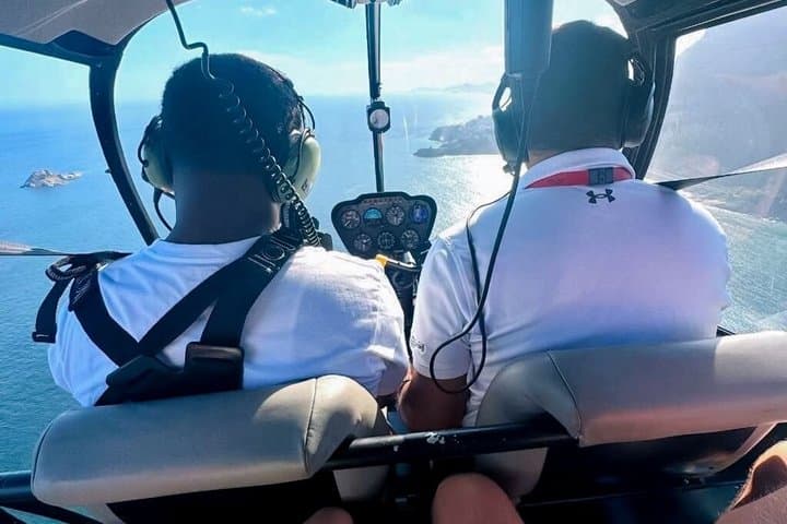 Rio de Janeiro: Helicopter Tour Without Doors at Christ the Redeemer
